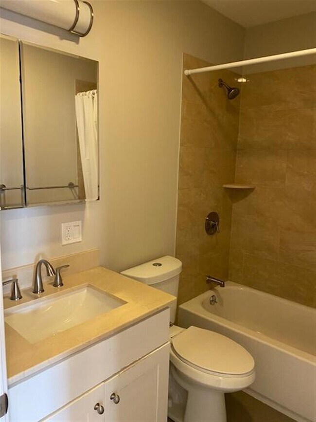 Building Photo - 7 Marney St