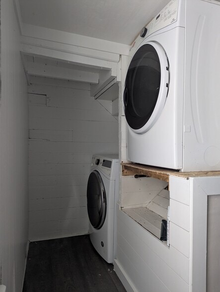 Building Photo - 732 Case Ave