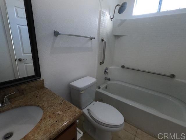 Building Photo - 715 Paso de Luz