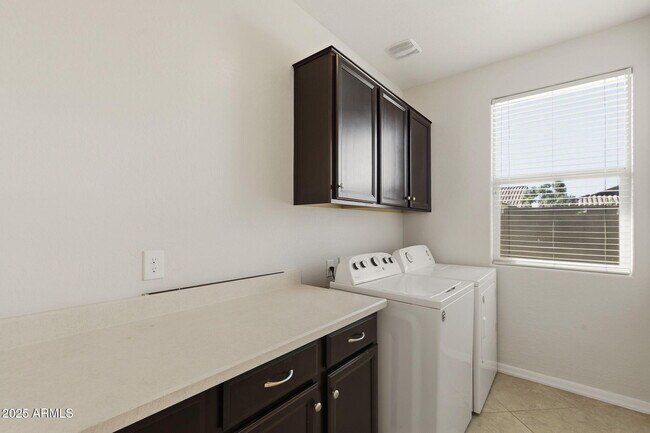 Building Photo - 233 E Glacier Dr