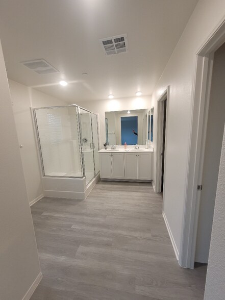 Building Photo - 28410 Pinon Ct