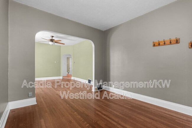 Building Photo - 620 S 900 E