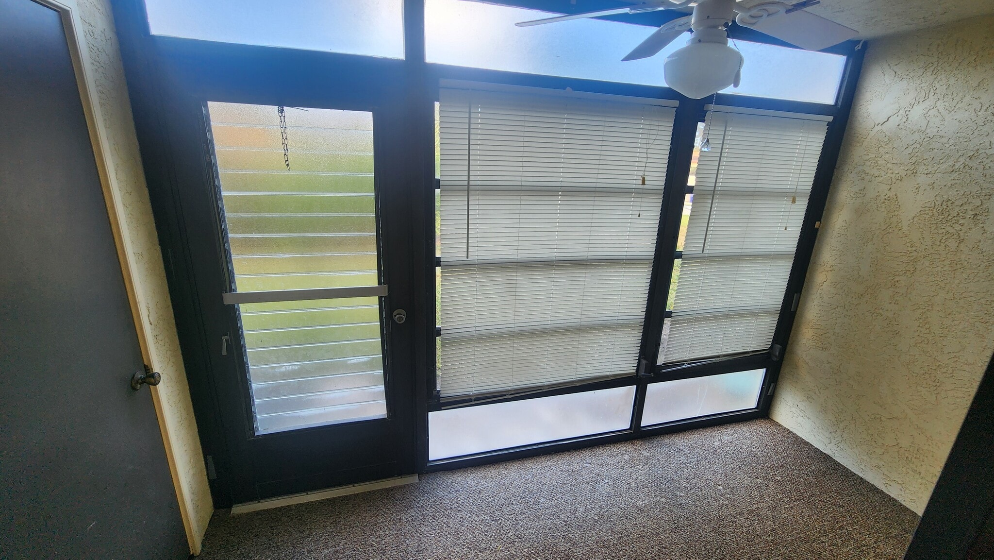 Building Photo - 911 SW South River Dr