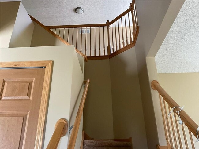 Building Photo - 6585 Olive Ln N