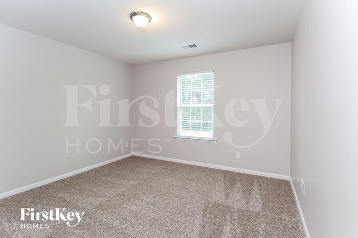 Building Photo - 112 Eden Ave