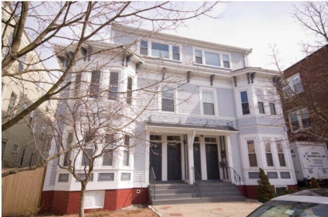 Building Photo - 140 Huron Ave
