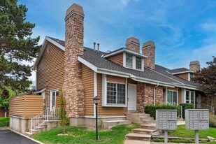 Building Photo - 830 E Pond View Way