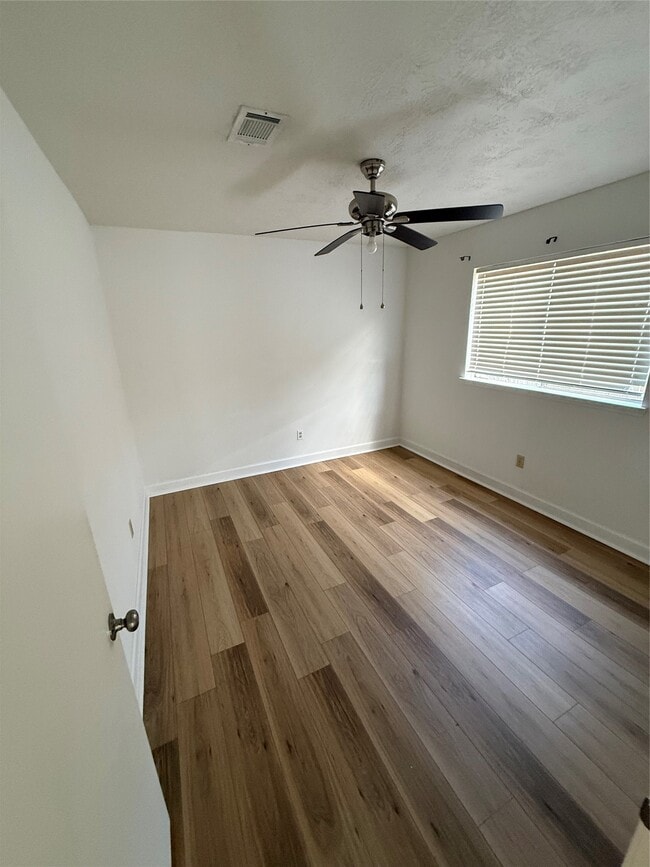 Building Photo - 3211 Mesquite Dr