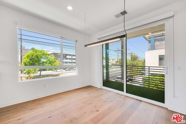 Building Photo - 4320 N Eagle Rock Blvd
