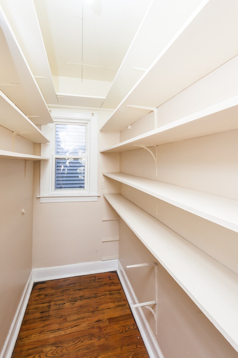 Building Photo - 2459 N Ashland Ave