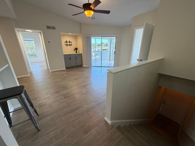 Building Photo - ANNUAL RENTAL - 2ND FLOOR 1 BED PLUS DEN/1 BATH CONDO IN GRANADA LAKES!