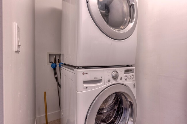 Building Photo - 3805 Keating St