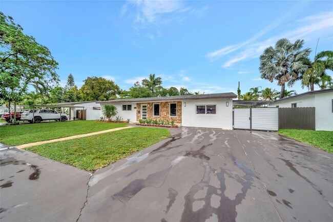 Building Photo - 15010 NE 7th Ave