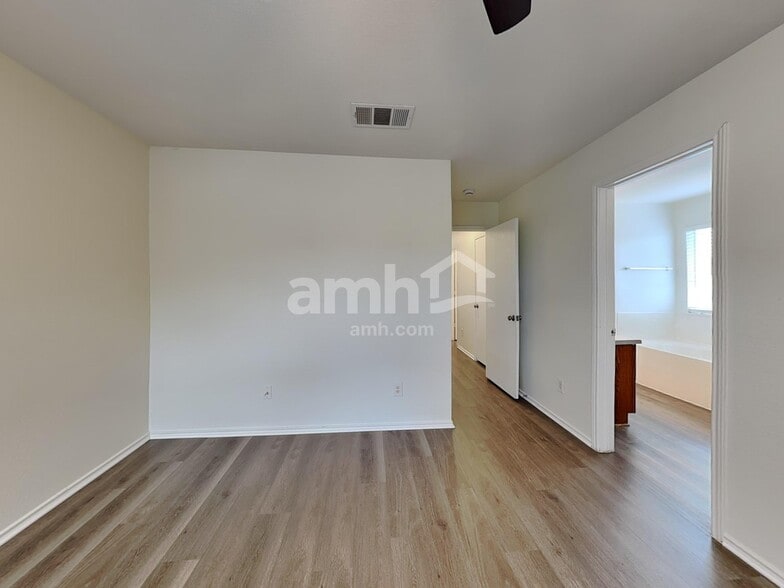 Building Photo - 13801 Briarcreek Loop