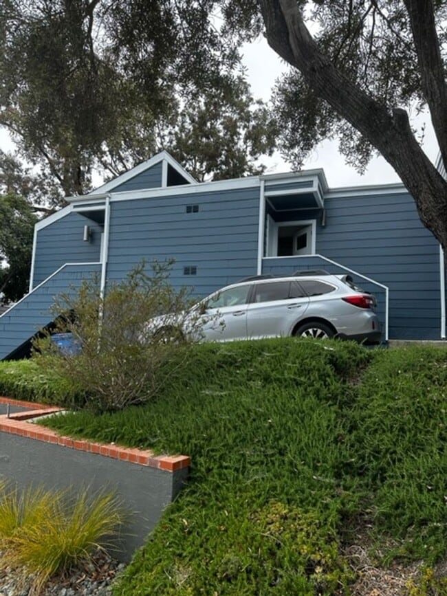 Building Photo - 4bd/2ba House w/ Bonus Kitchenette
