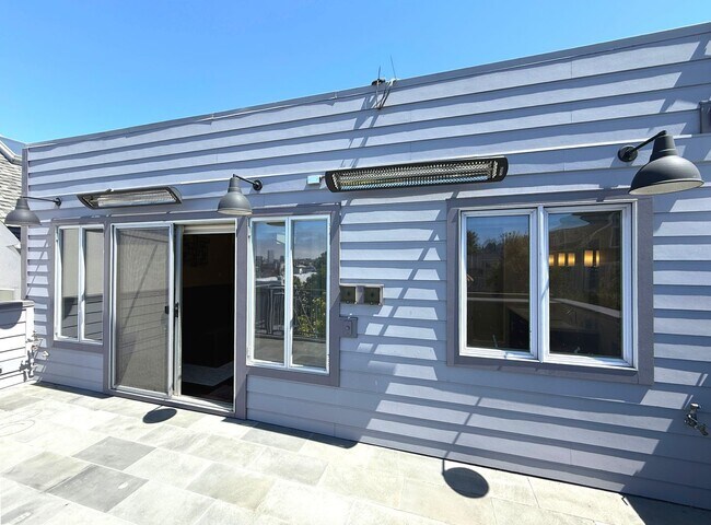 Building Photo - HUGE MODERN BRIGHT Potrero Hill Top Floor ...