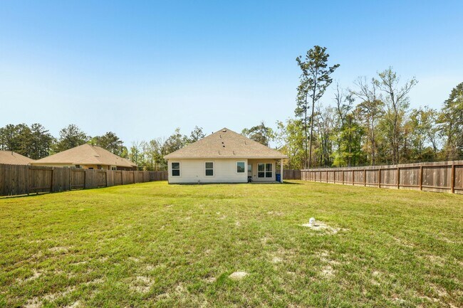 Building Photo - 18473 Railroad Ave