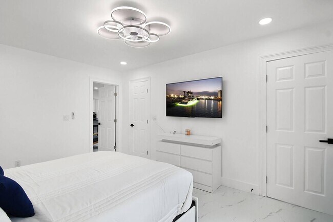 Building Photo - 12231 Areaca Dr