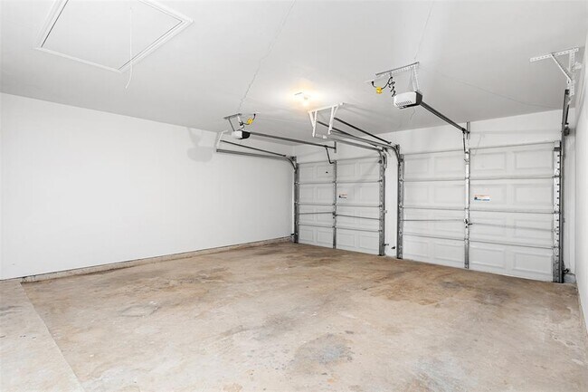 Building Photo - 16307 Essex Cove