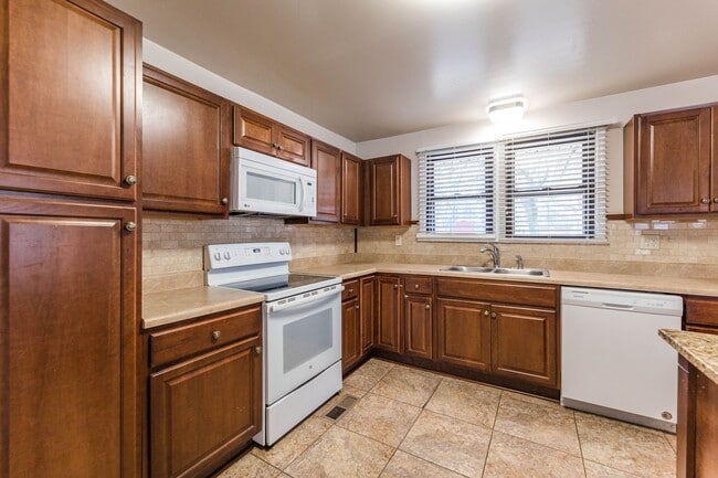 Building Photo - 5154 Almaville Rd
