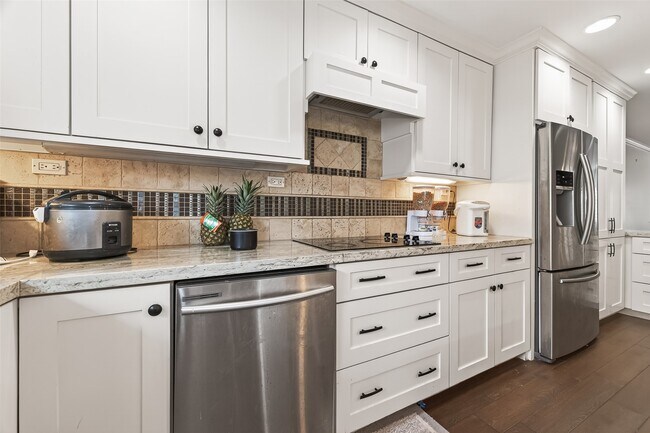 Building Photo - 12705 Huntingwick Dr