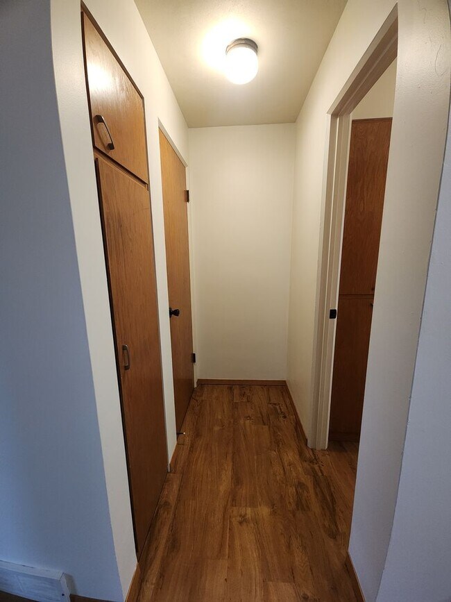 Building Photo - 631-633 E Longview Dr.