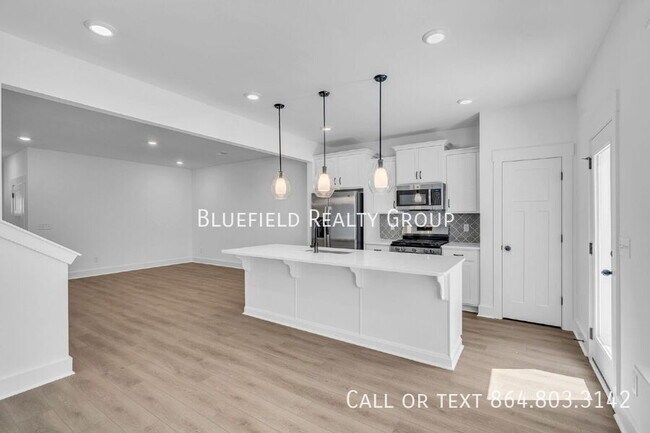 Building Photo - 416 E Parima Ct