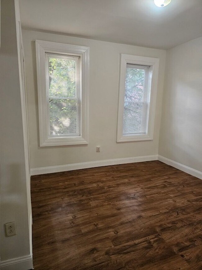 Building Photo - Large Home - Cobbs Creek