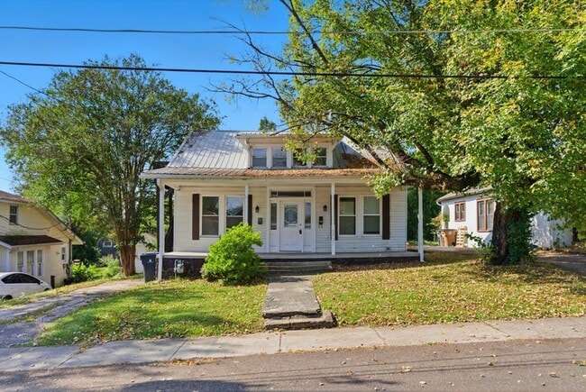 Primary Photo - 2927 Dempster St NE