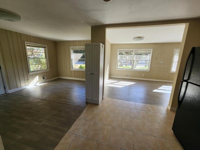 Building Photo - 1729 Capistrana Pl