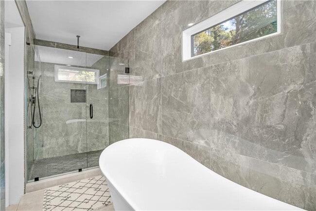 Building Photo - 1934 Pinedale Pl