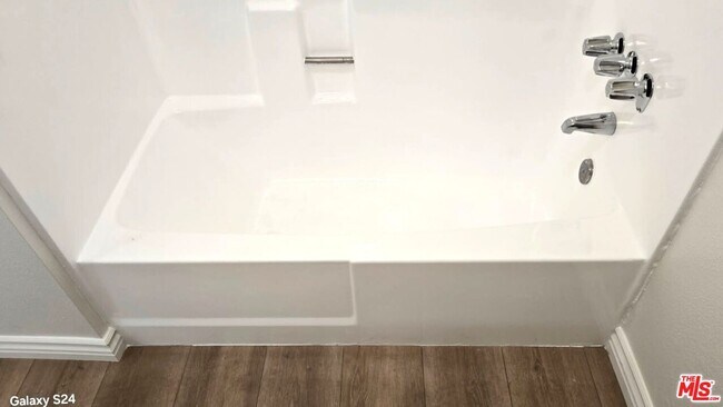 Building Photo - 140 N Berendo St