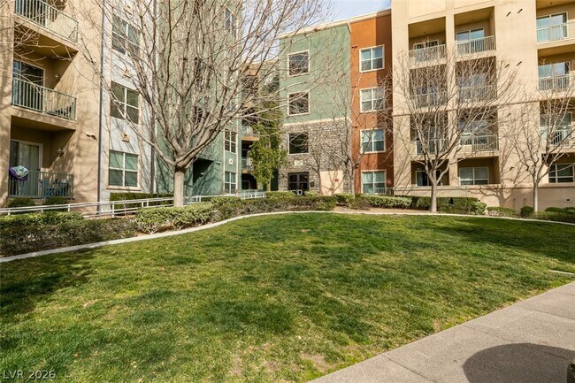 Building Photo - 50 E Serene Ave