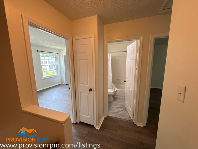 Building Photo - 615 Stone Wheel Ct E