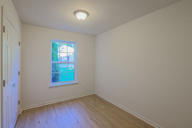 Building Photo - 821 Johahn Dr