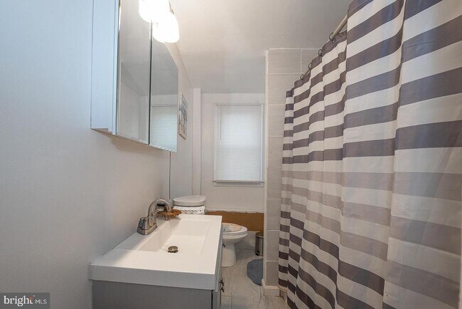 Building Photo - 2440 N 50th St