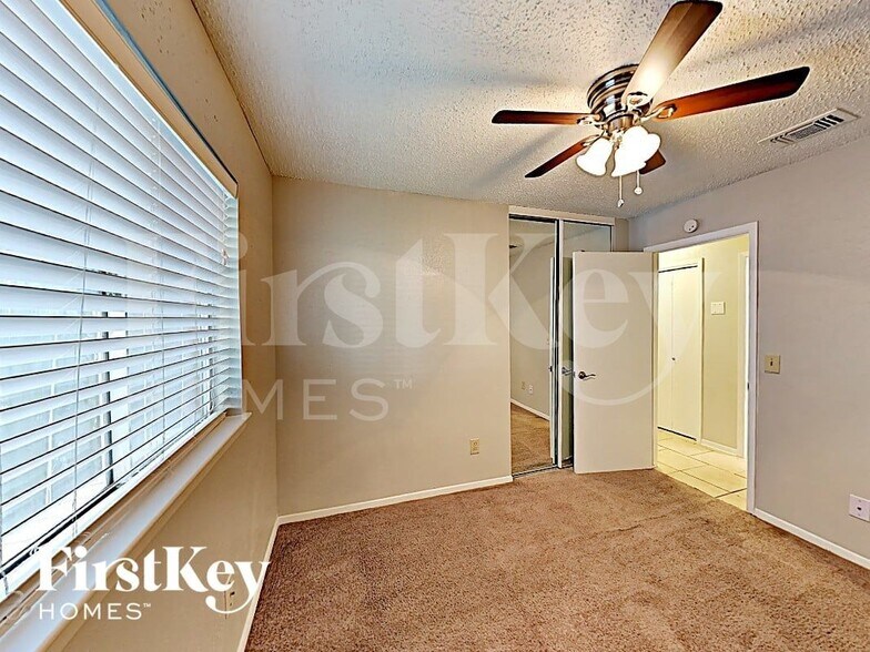 Building Photo - 9311 Wallingham Dr