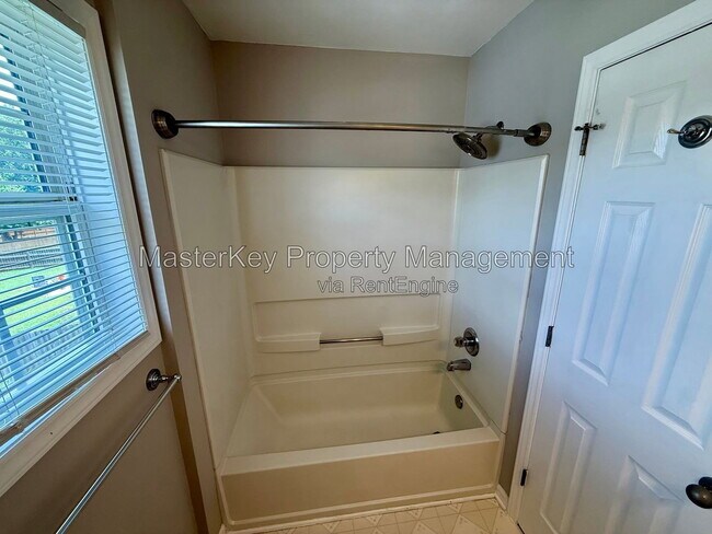 Building Photo - 703 Swan Hill Ct
