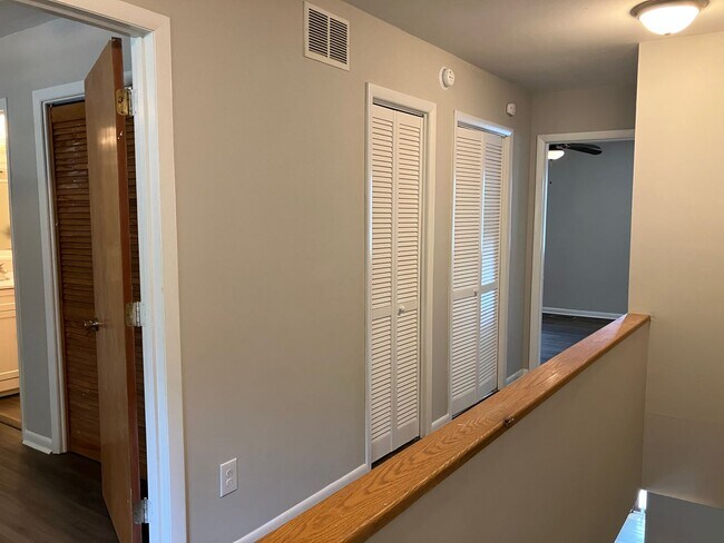 Building Photo - WATERFRONT Two Bed Townhouse in Denver With BOAT SLIP!!