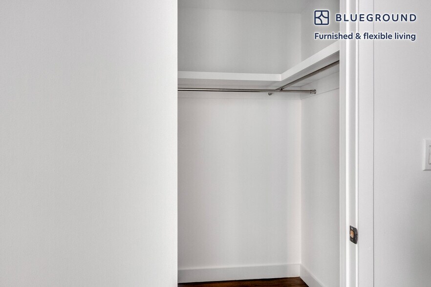 Building Photo - 666 West End Ave