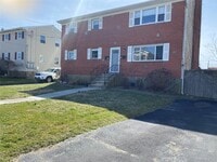 Building Photo - 40 Yacht Club Rd