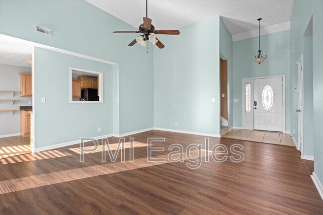 Building Photo - 3565 Southwood Dr