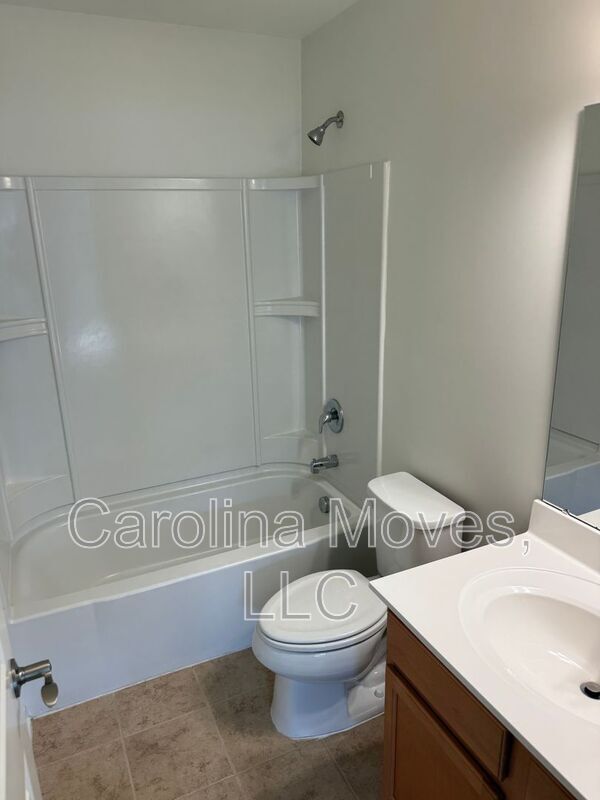 Building Photo - 405 Christiane Way