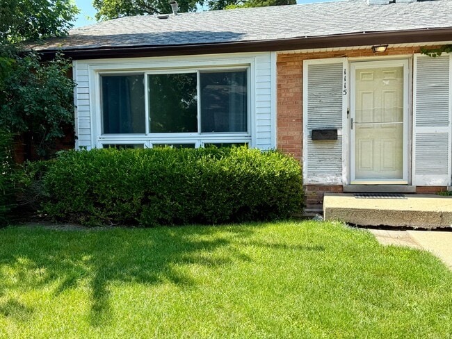 Primary Photo - 1115 Shermer Rd