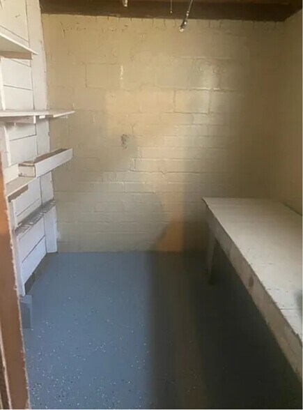 Building Photo - 3215 N 60th St