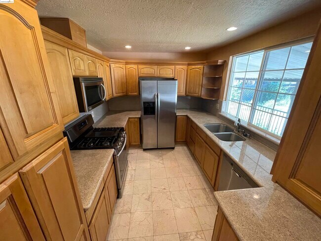 Building Photo - 73 Alvarado Ave