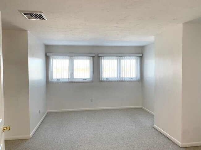 Building Photo - 112 Beacon Park Rd