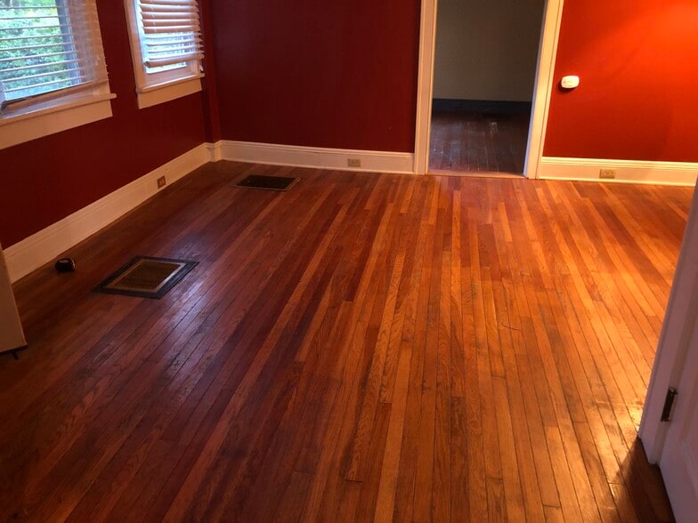 Building Photo - 223 Gibson St