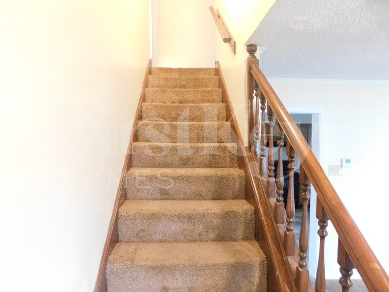 Building Photo - 2428 Green Glen Dr