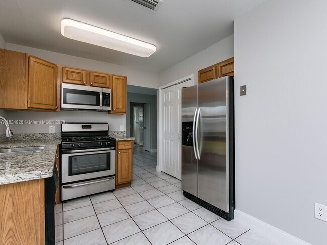 Building Photo - 11461 NW 32nd Pl